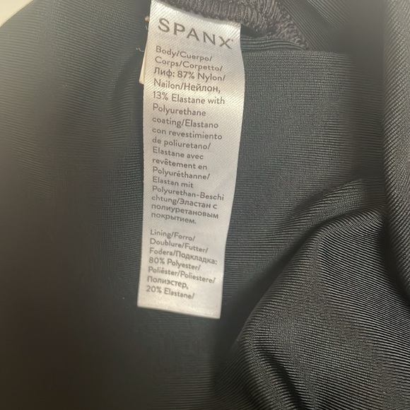 SPANX -Faux Leather Leggings - Picture 4 of 5
